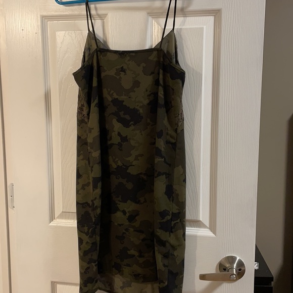 Only size 34 woman’s cami style dress - Picture 4 of 5
